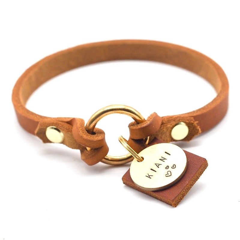 Markenhalsband für Hundemarken, dünnes Halsband für Hundemarken mit Handynummer und Namen, Ledermarkenhalsband, handgefertigt in Wien, Hundezubehör aus Österreich.